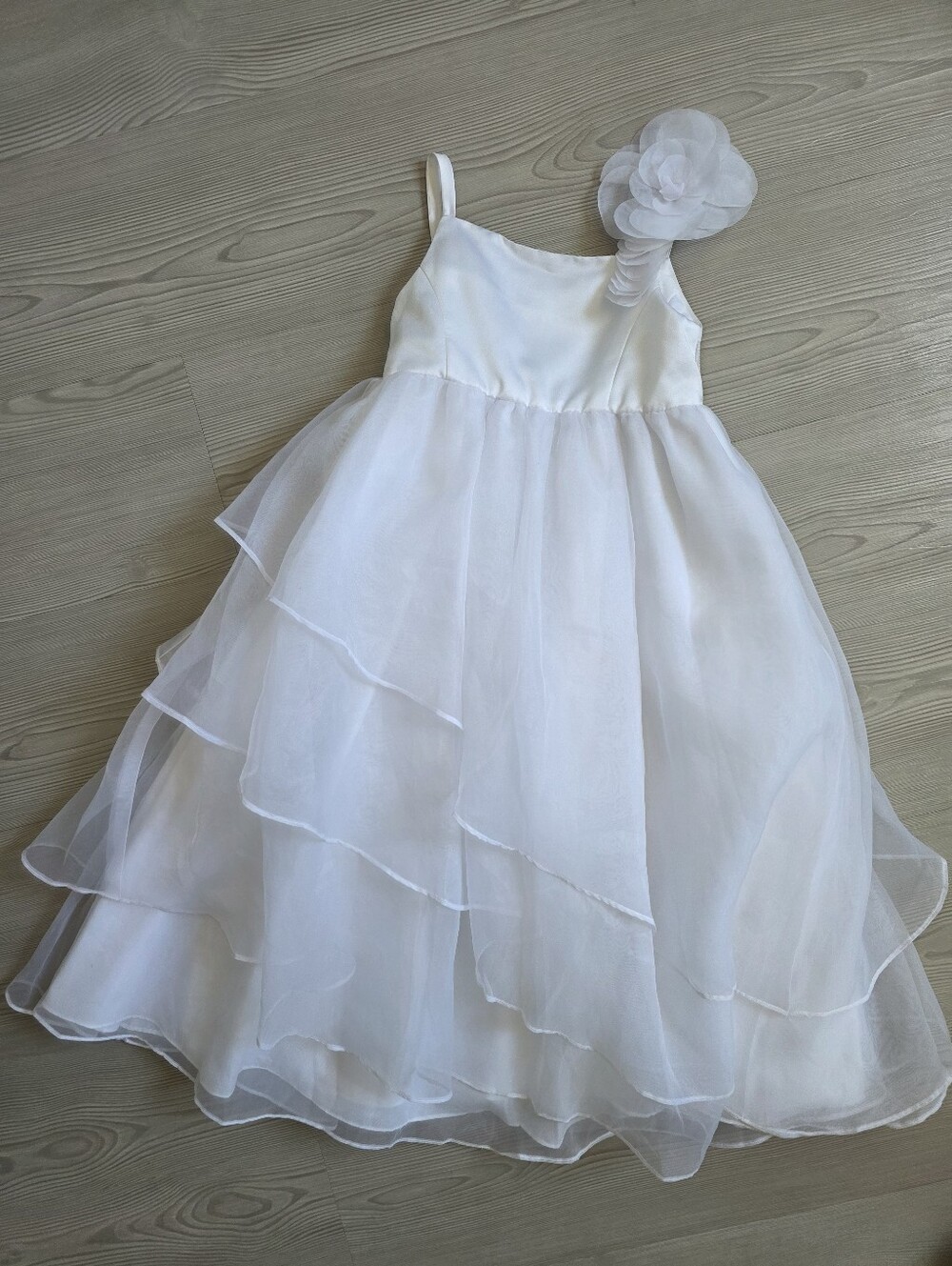 David's Bridal Flower Girl Dress In Size 4 - Picture 8 of 9